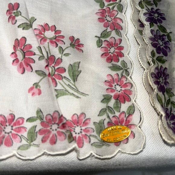 Embroidered Flowers pink purple Switzerland Vintage Handkerchiefs set of 2 - Picture 3 of 8